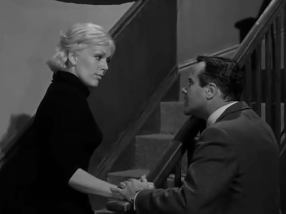 悪名高き女の画像