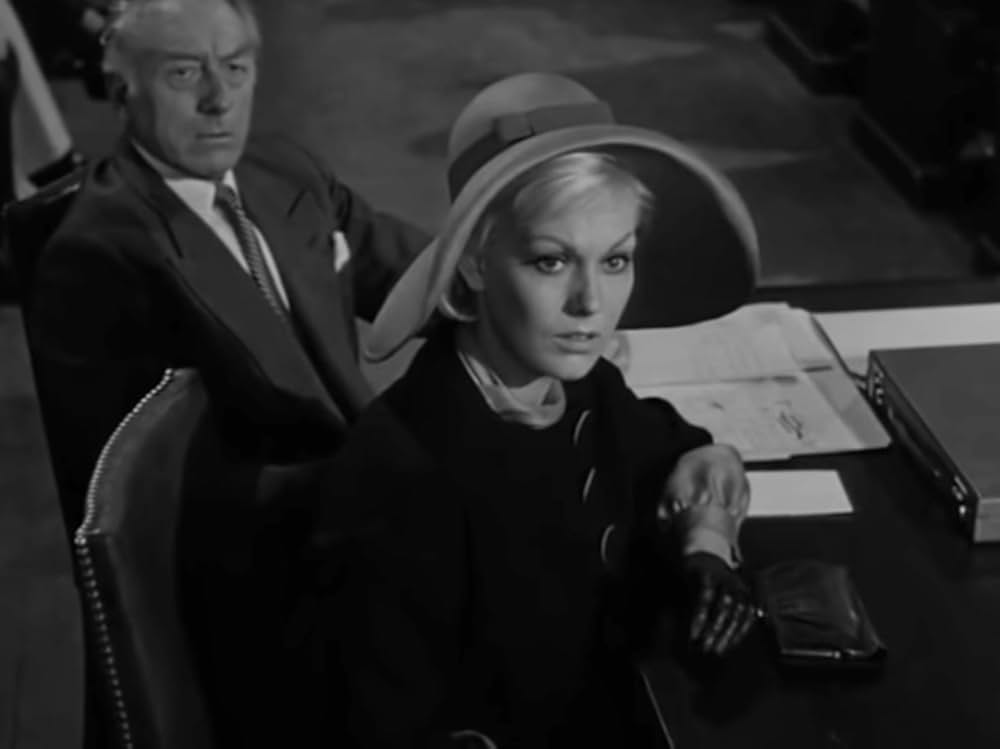 悪名高き女の画像