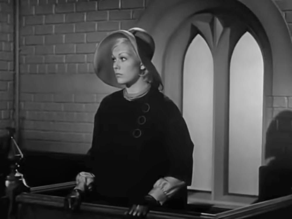 悪名高き女の画像