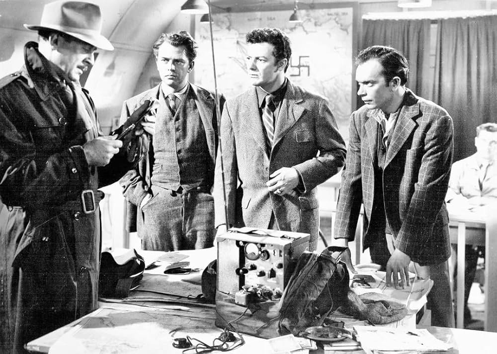 語らざる男の画像