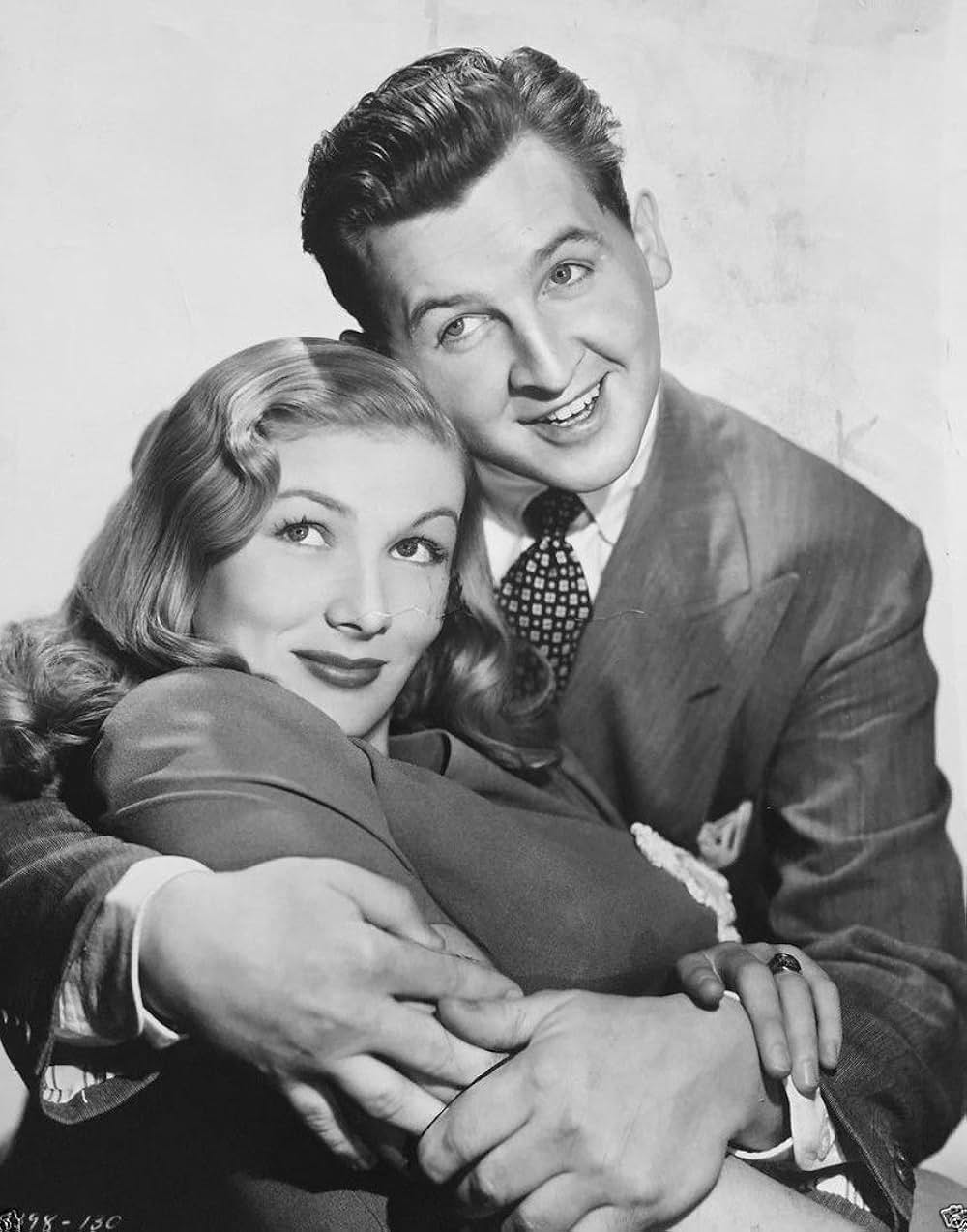 頓馬と金髪娘の画像