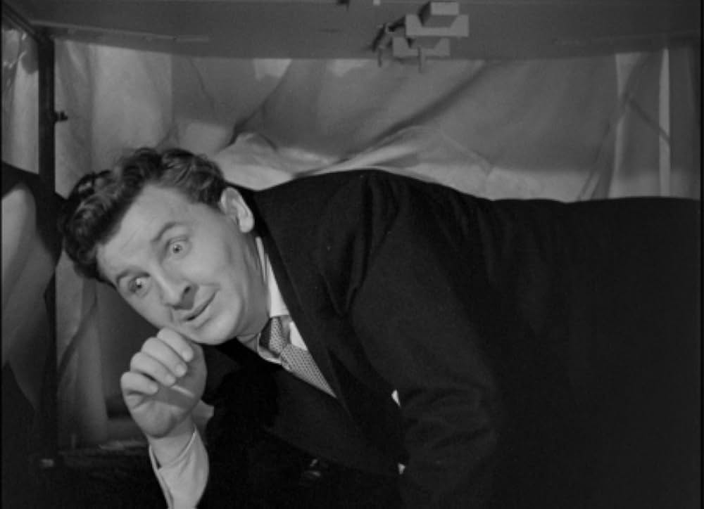 頓馬と金髪娘の画像