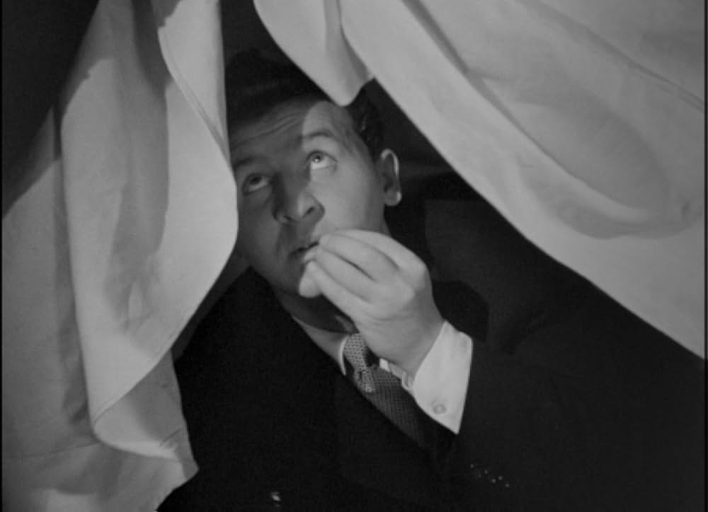 頓馬と金髪娘の画像