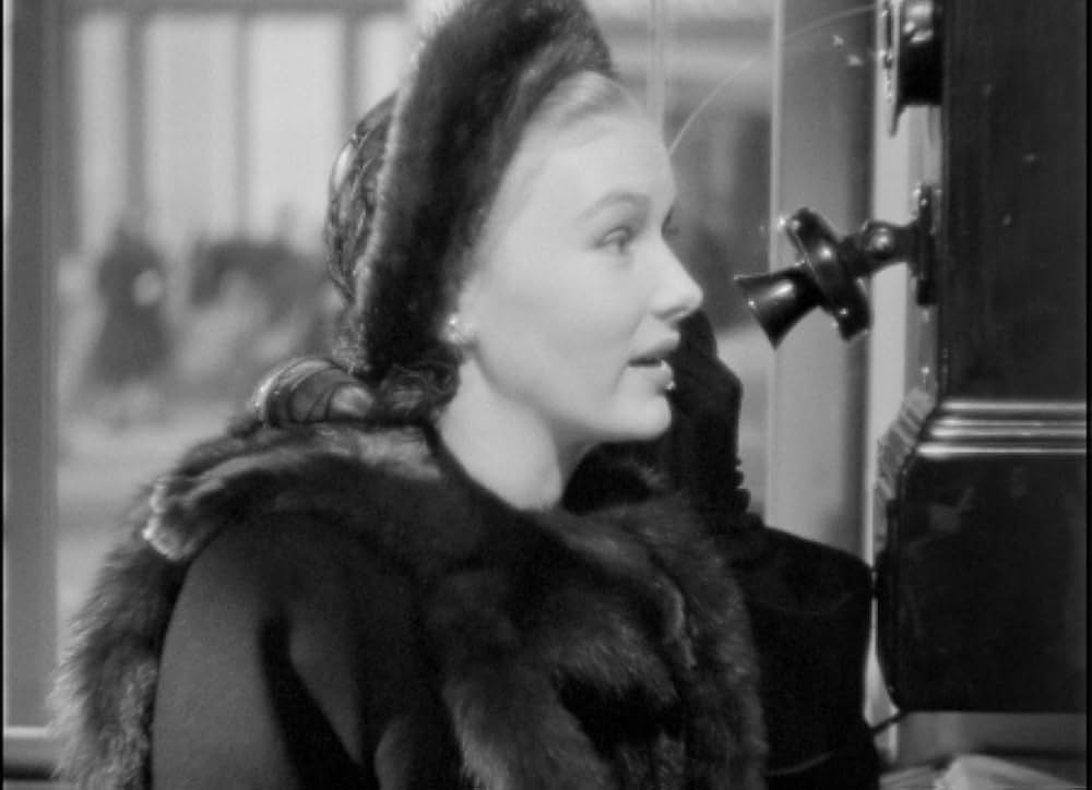 頓馬と金髪娘の画像