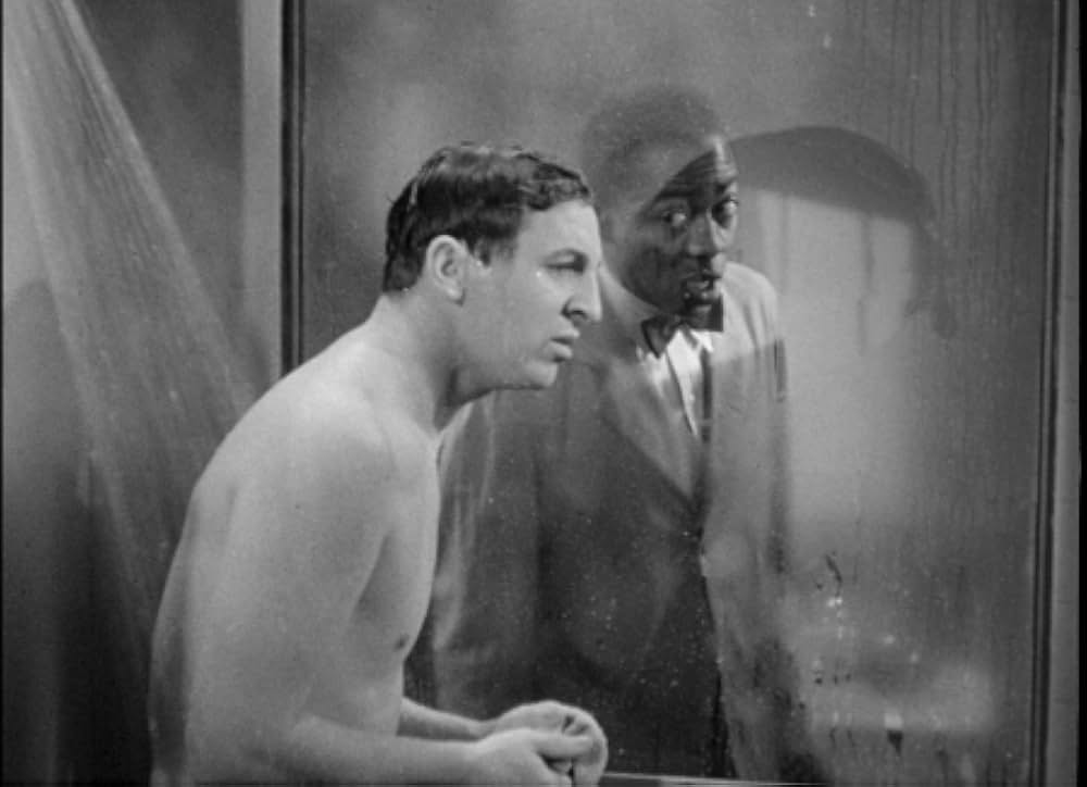 頓馬と金髪娘の画像