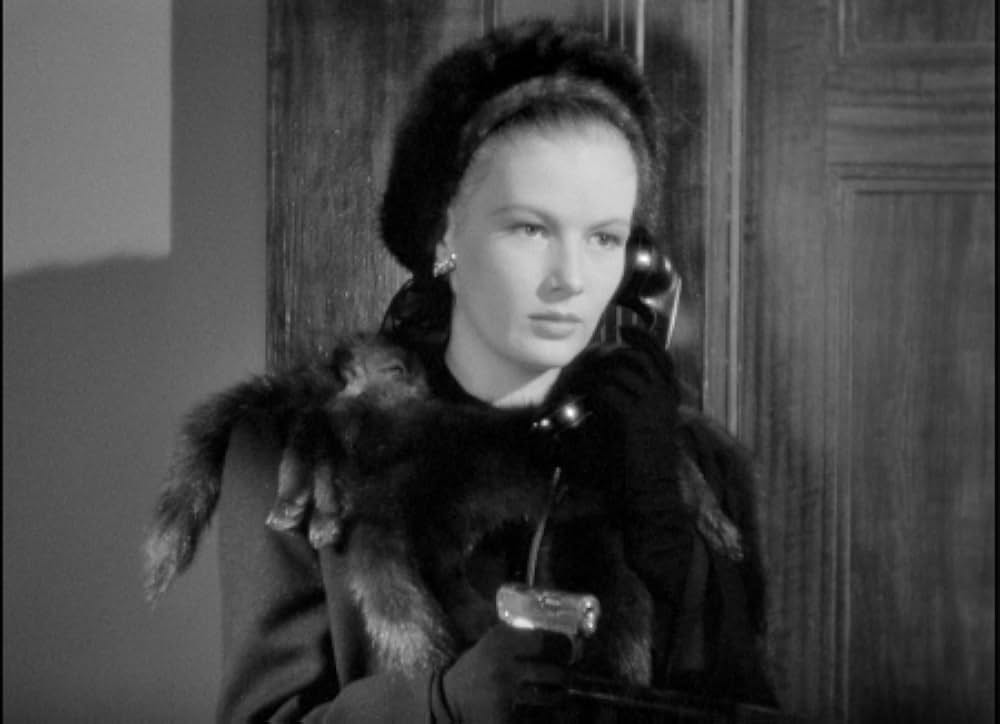 頓馬と金髪娘の画像