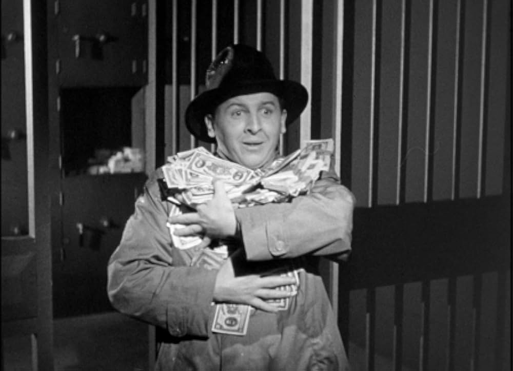 頓馬と金髪娘の画像