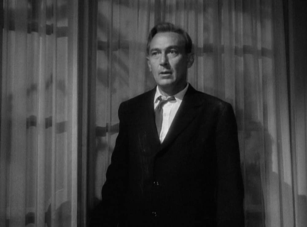 「ラインの監視」ポール・ルーカスの画像