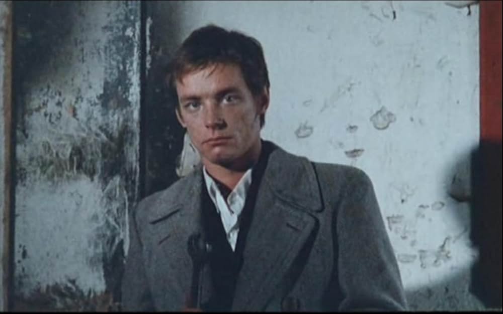 赤いポスターの画像