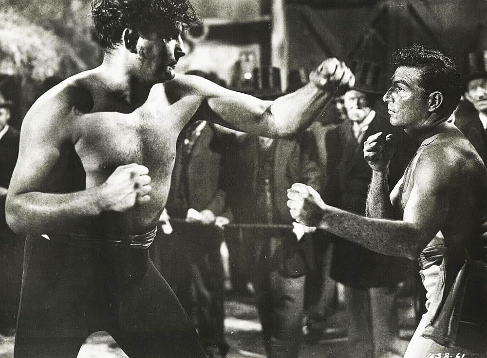 鉄路の弾痕の画像