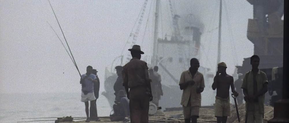 青い海と白い鮫の画像