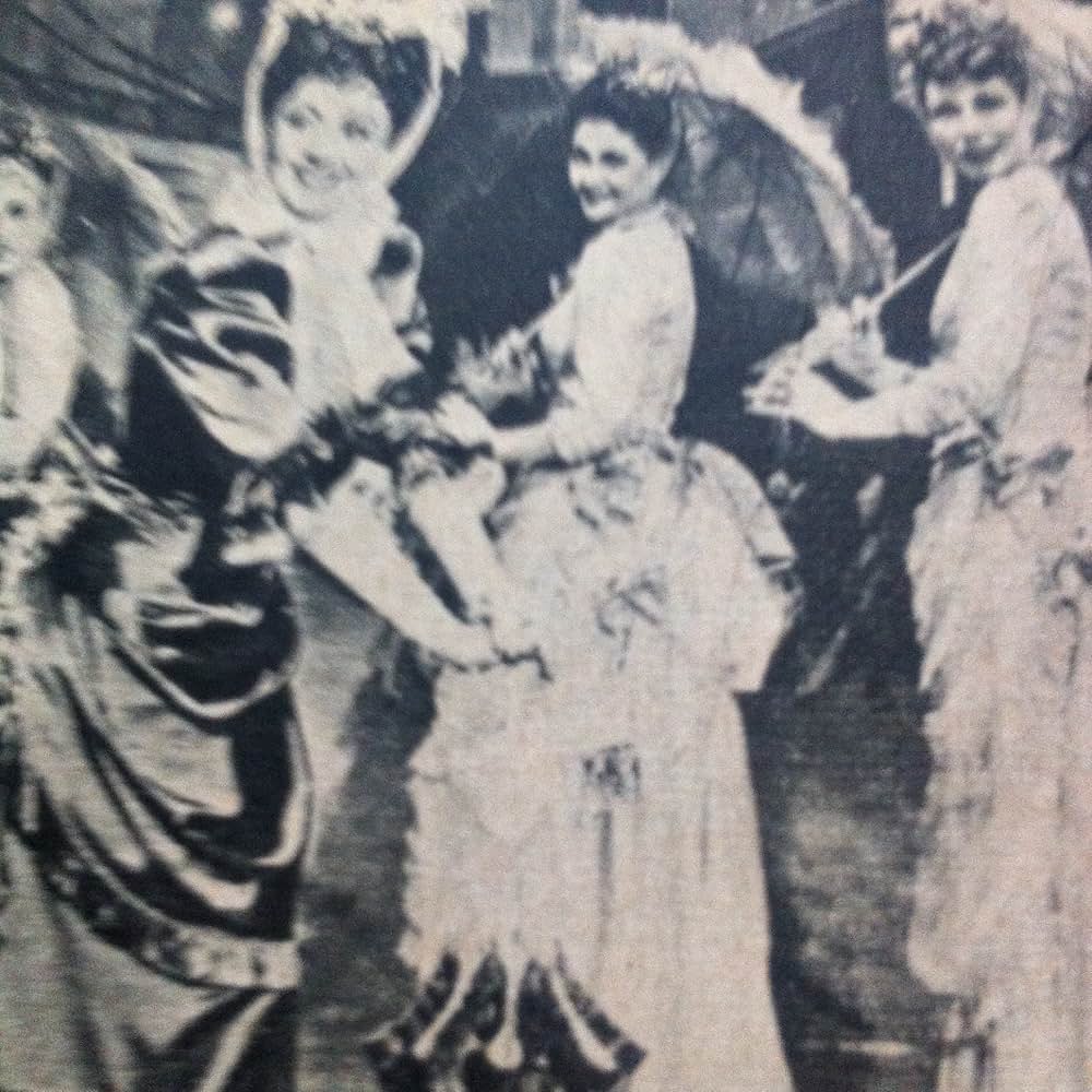 嵐に叛く女の画像