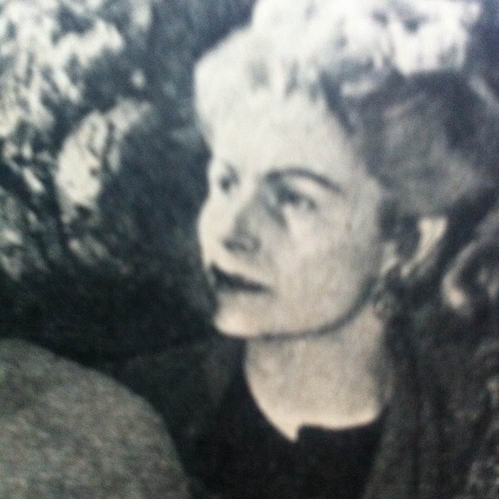 嵐に叛く女の画像