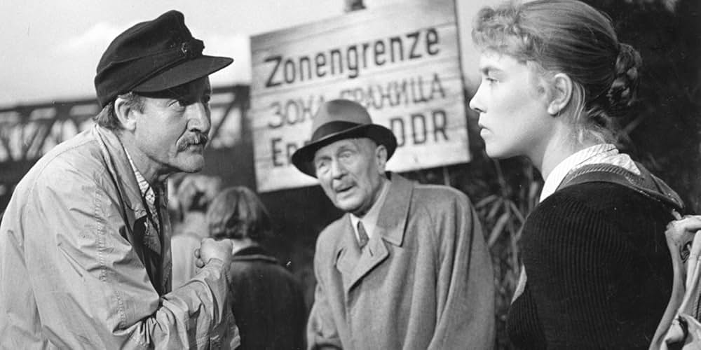 雨の夜の銃声の画像