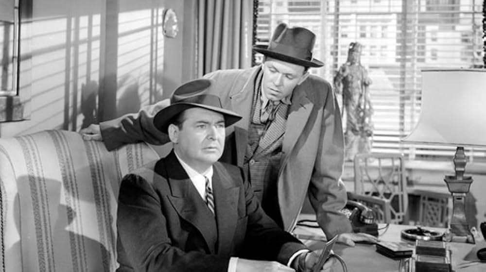 隠れた眼の画像