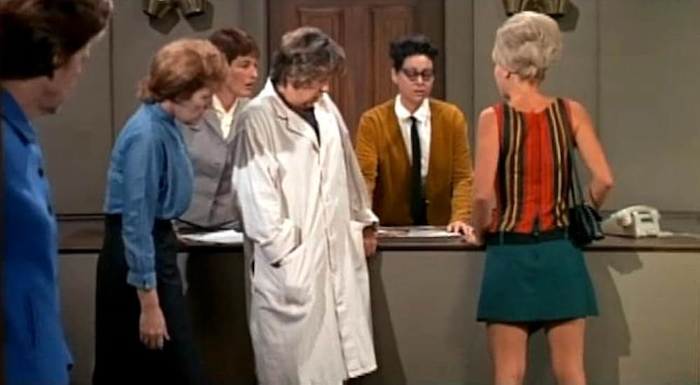 彼女の不道徳な夢の画像