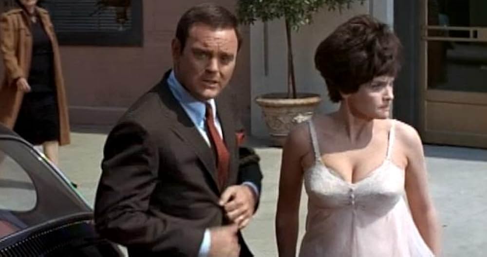 彼女の不道徳な夢の画像