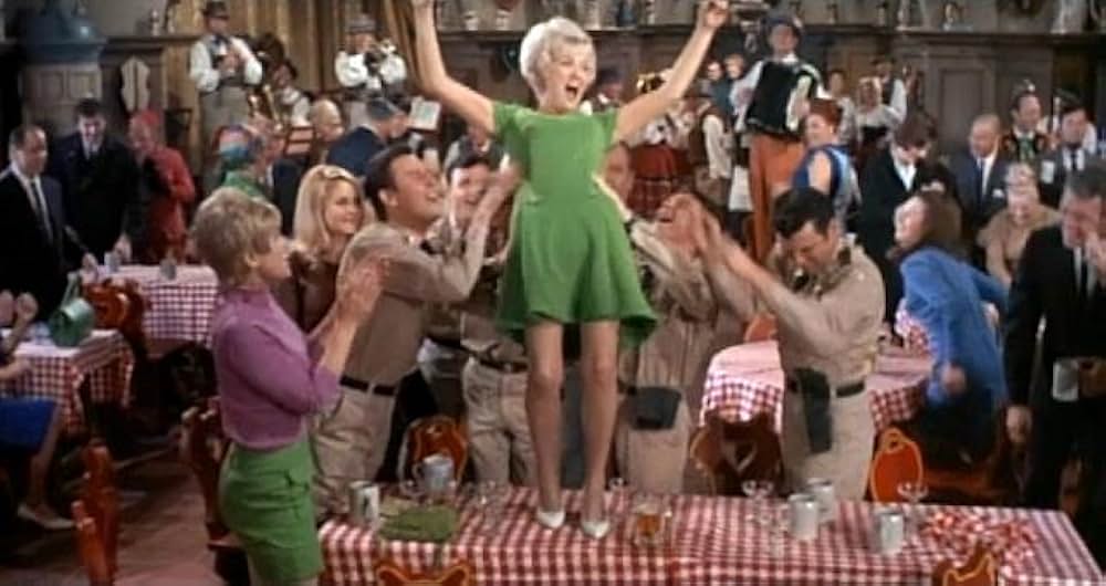 彼女の不道徳な夢の画像