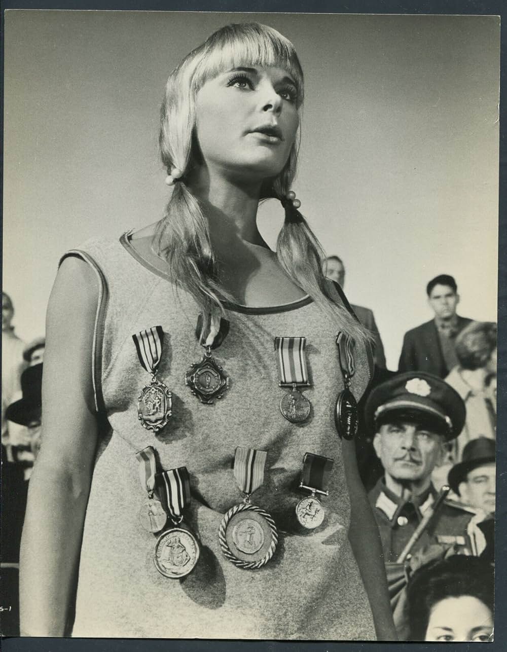 彼女の不道徳な夢の画像