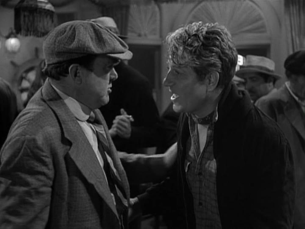 「夜霧の港」の画像