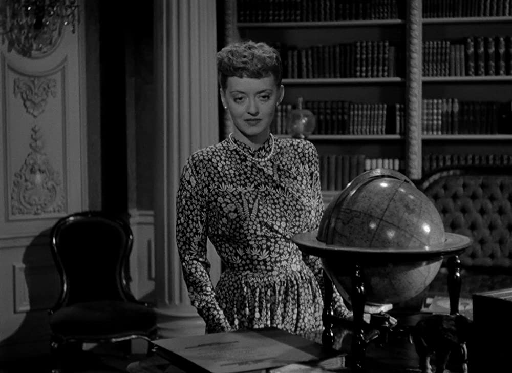 「情熱の航路」ベティ・デイビスの画像