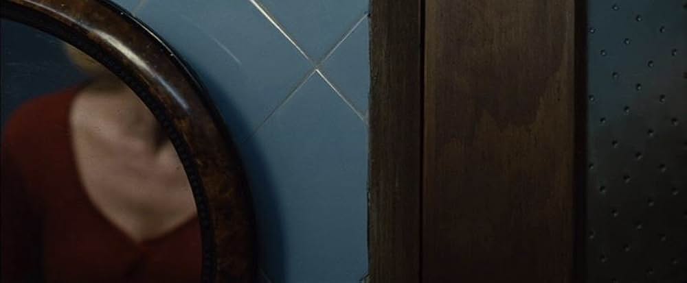 頭のない女の画像