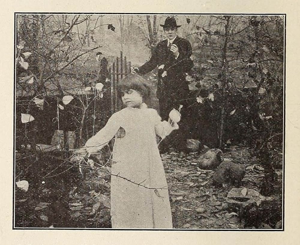 Falling Leaves（原題）の画像