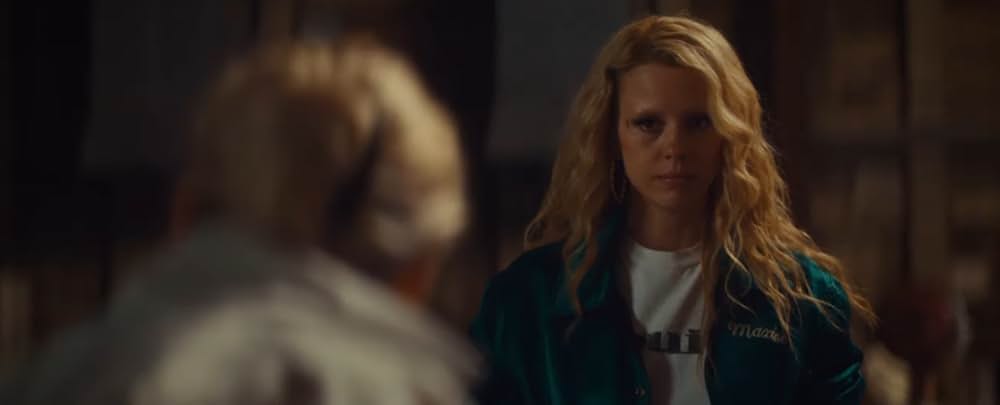 MaXXXine マキシーンの画像