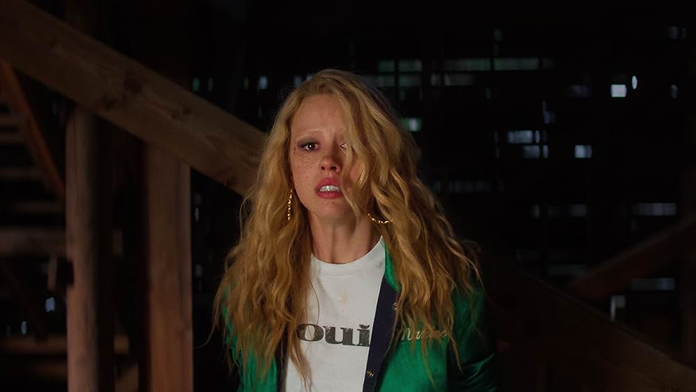 MaXXXine マキシーンの画像