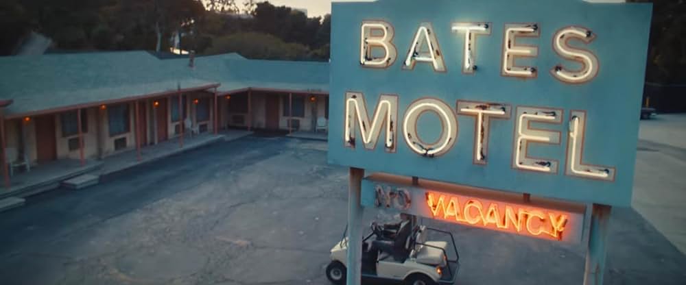 MaXXXine マキシーンの画像