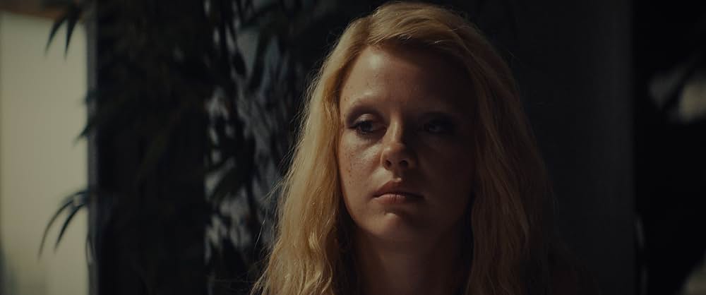 MaXXXine マキシーンの画像