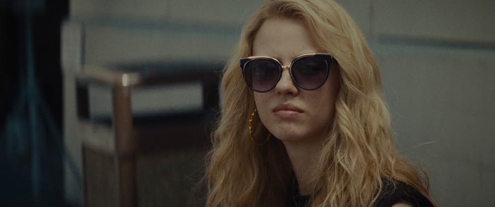 MaXXXine マキシーンの画像