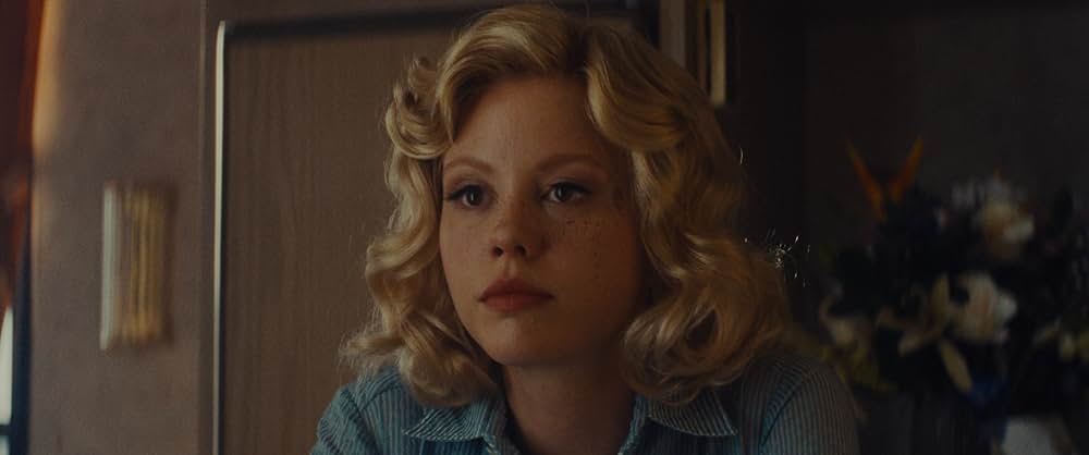 MaXXXine マキシーンの画像