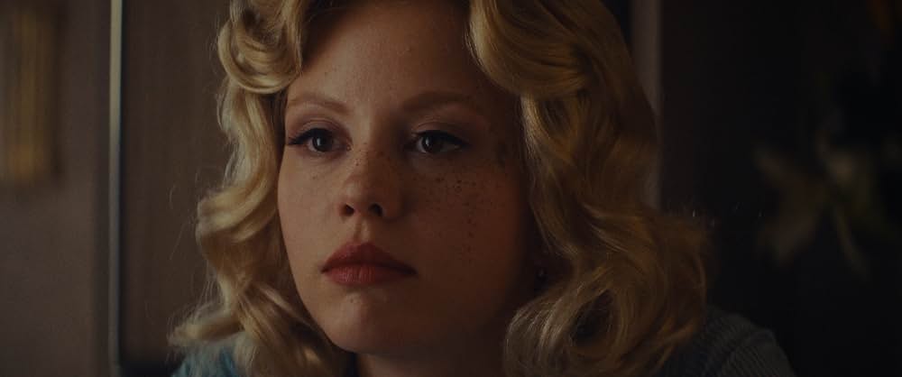 MaXXXine マキシーンの画像