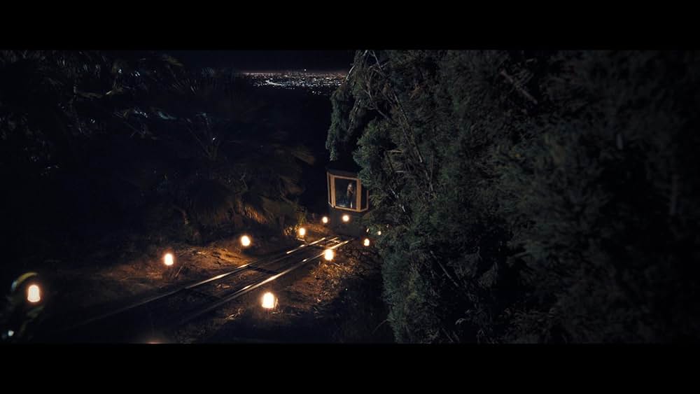 MaXXXine マキシーンの画像