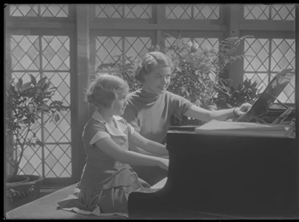 「間奏曲」イングリッド・バーグマン & Britt Hagmanの画像