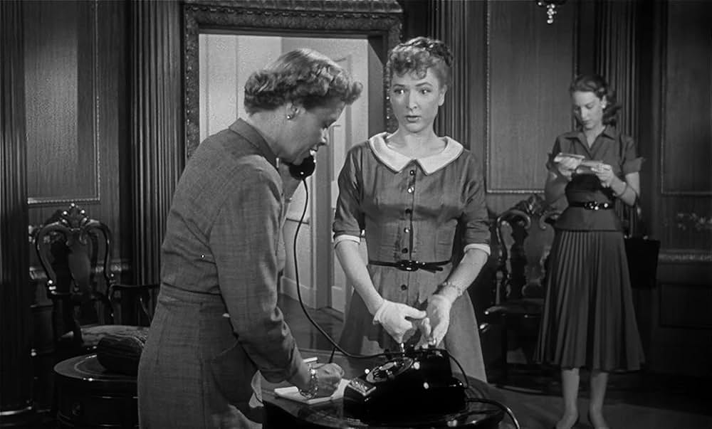 大会社の椅子の画像