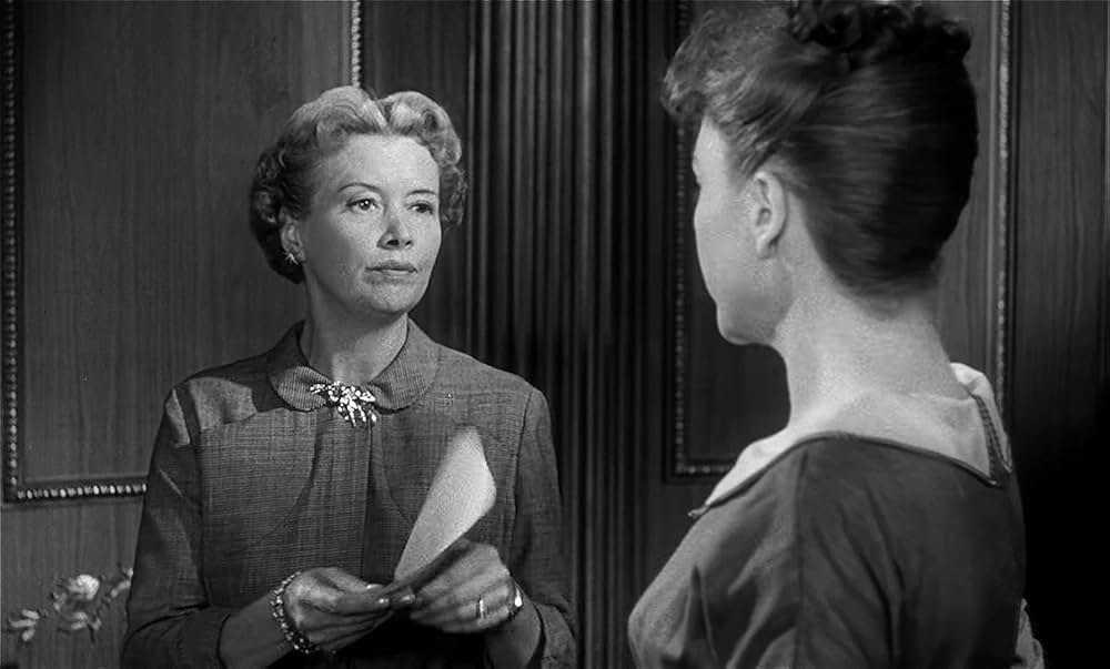 大会社の椅子の画像