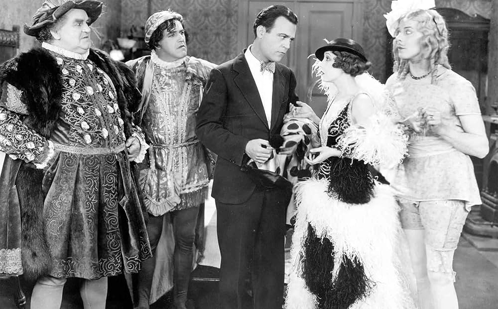 陽気な踊子の画像