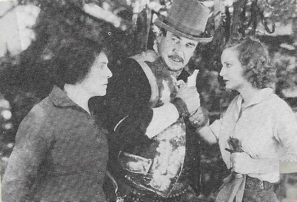 轟く天地の画像