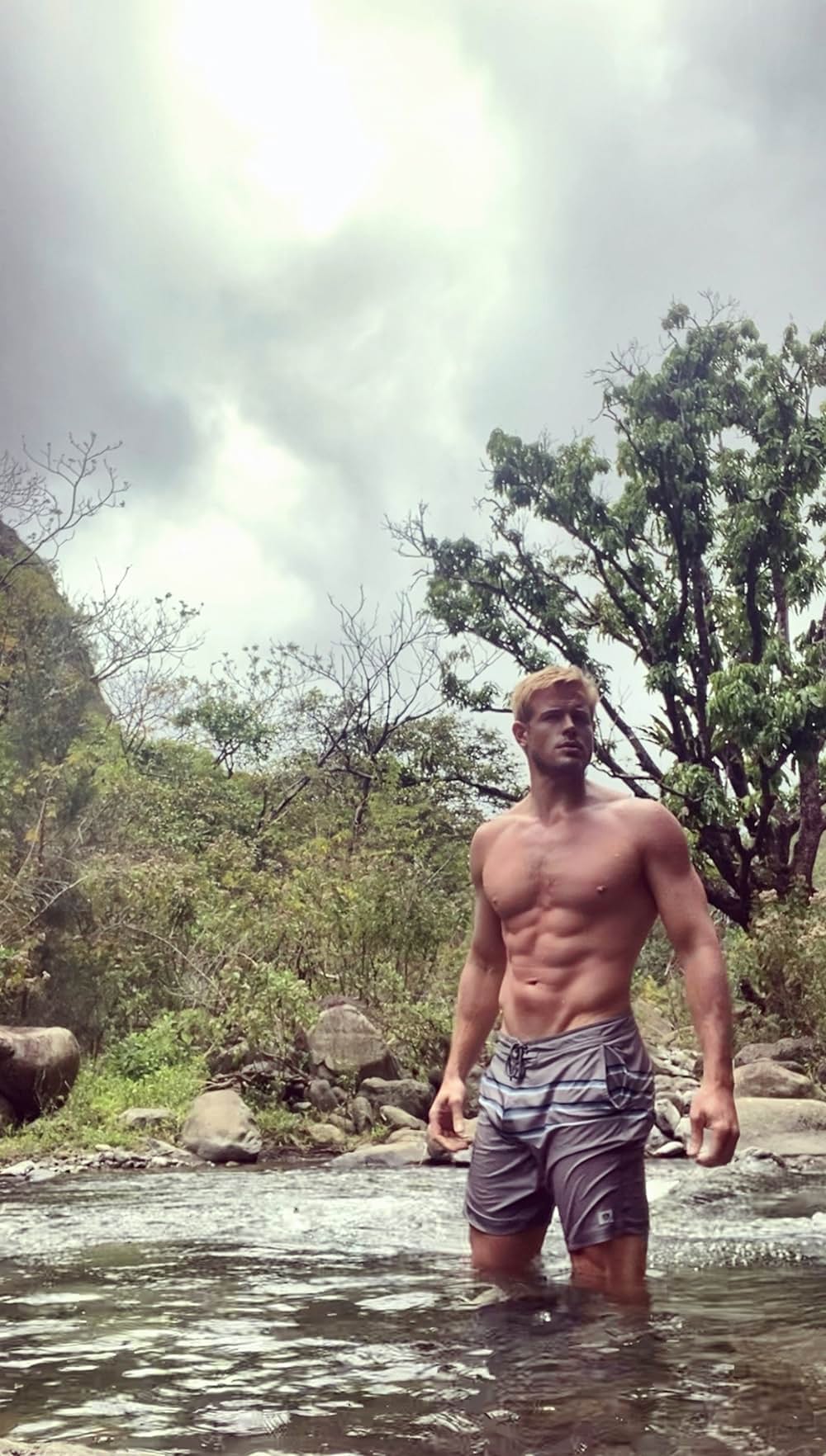 アロハ・ウィズ・ラブの画像