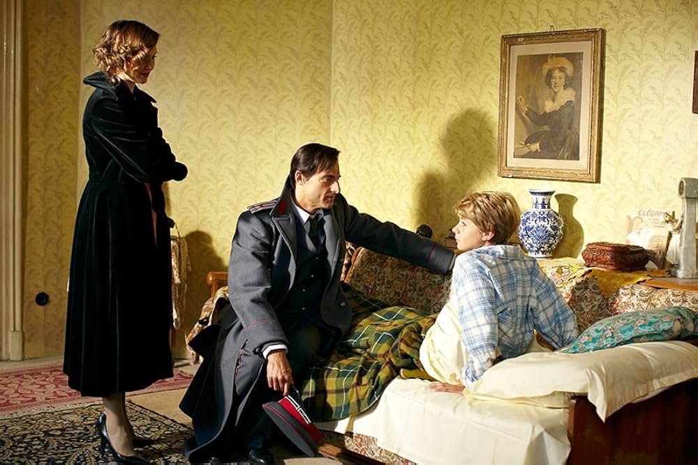 Closer to the Moonの画像