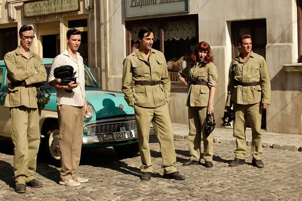 Closer to the Moonの画像