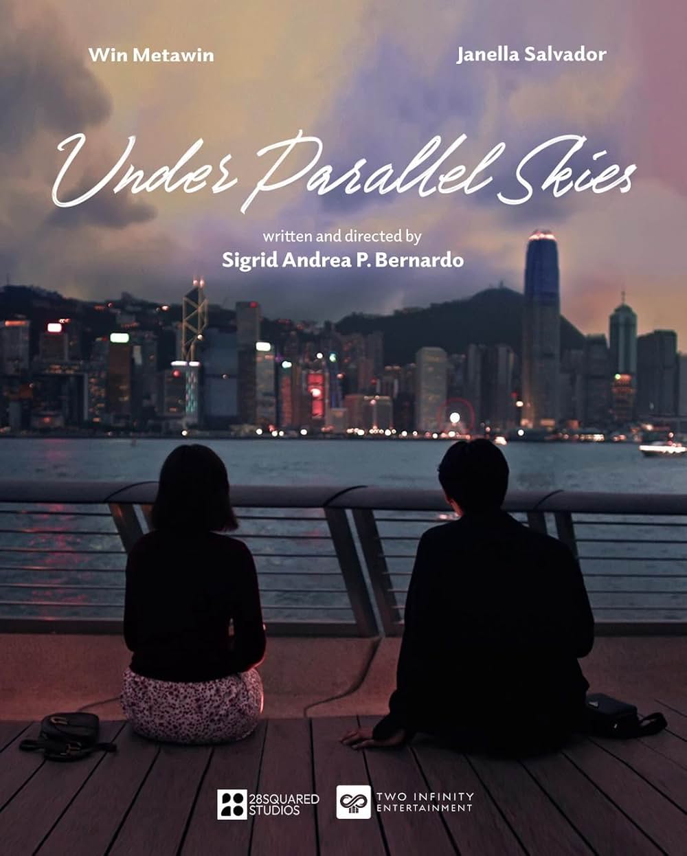 Under Parallel Skiesの写真