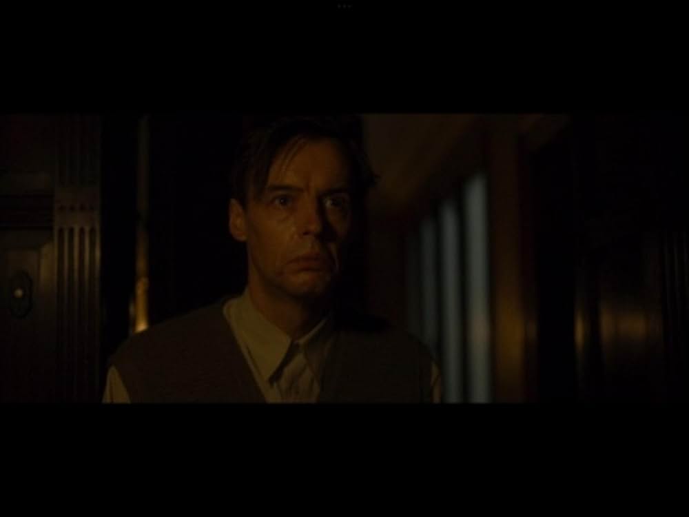 イヤーウィグ/氷の⻭を持つ少女の画像