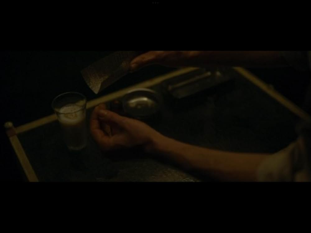 イヤーウィグ/氷の⻭を持つ少女の画像