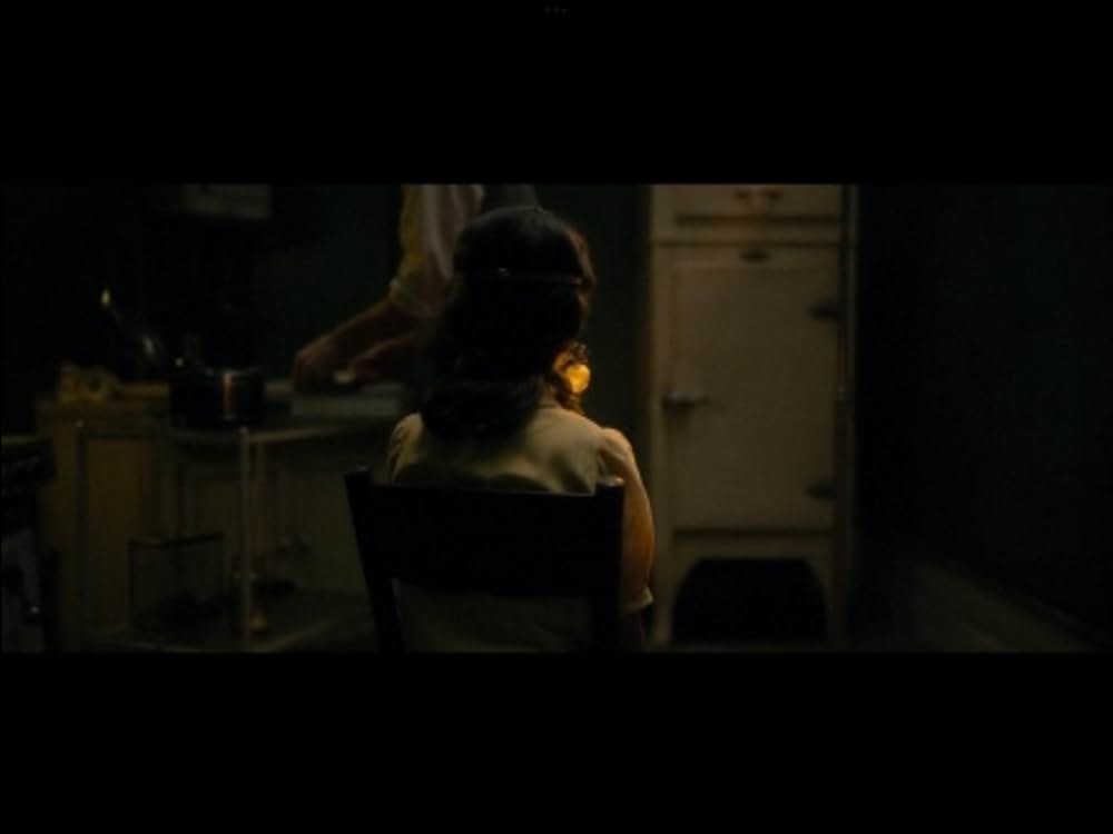 イヤーウィグ/氷の⻭を持つ少女の画像