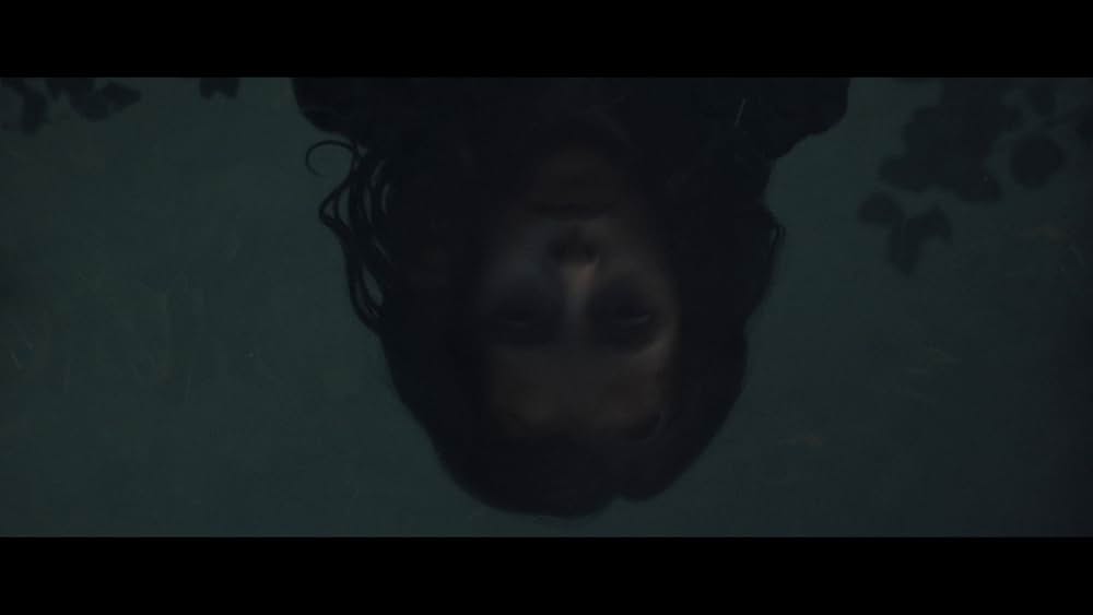 イヤーウィグ/氷の⻭を持つ少女の画像