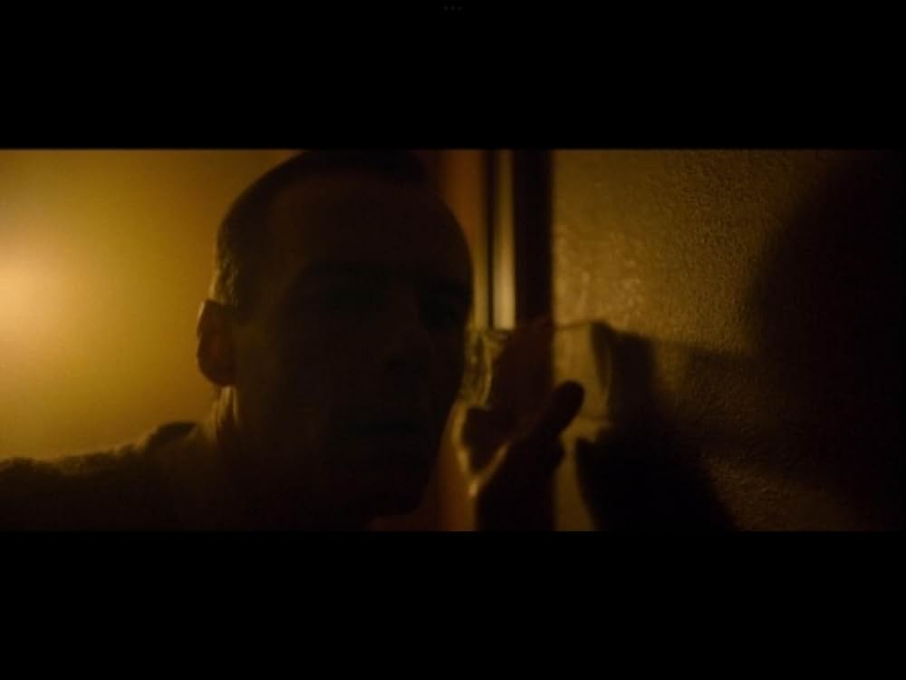 イヤーウィグ/氷の⻭を持つ少女の画像