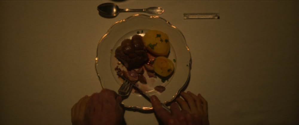 イヤーウィグ/氷の⻭を持つ少女の画像